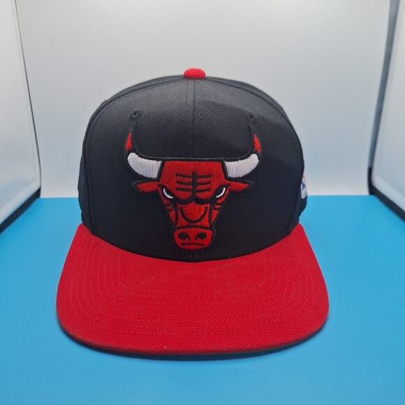 Chicago Bulls Mitchell & Ness NBA Snapback Adjustable Hat Cap Black Wool - Picture 1 of 8